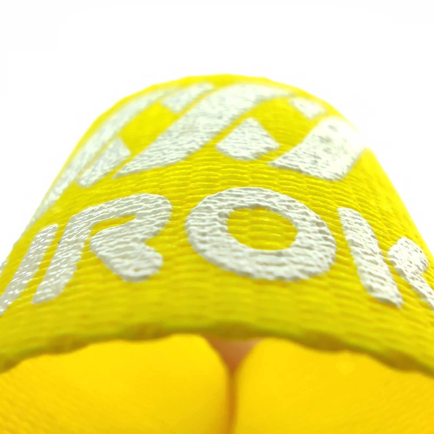 Profesionalna kakovost z vzdržljivim rebričastim materialom.