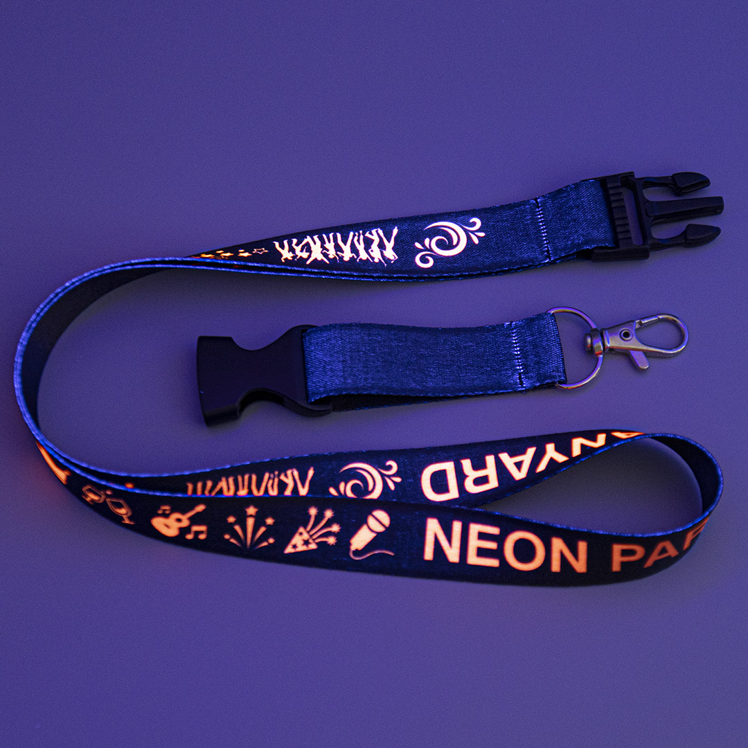 Popolnoma prilagodljiv dizajn z vašim logotipom in grafiko.