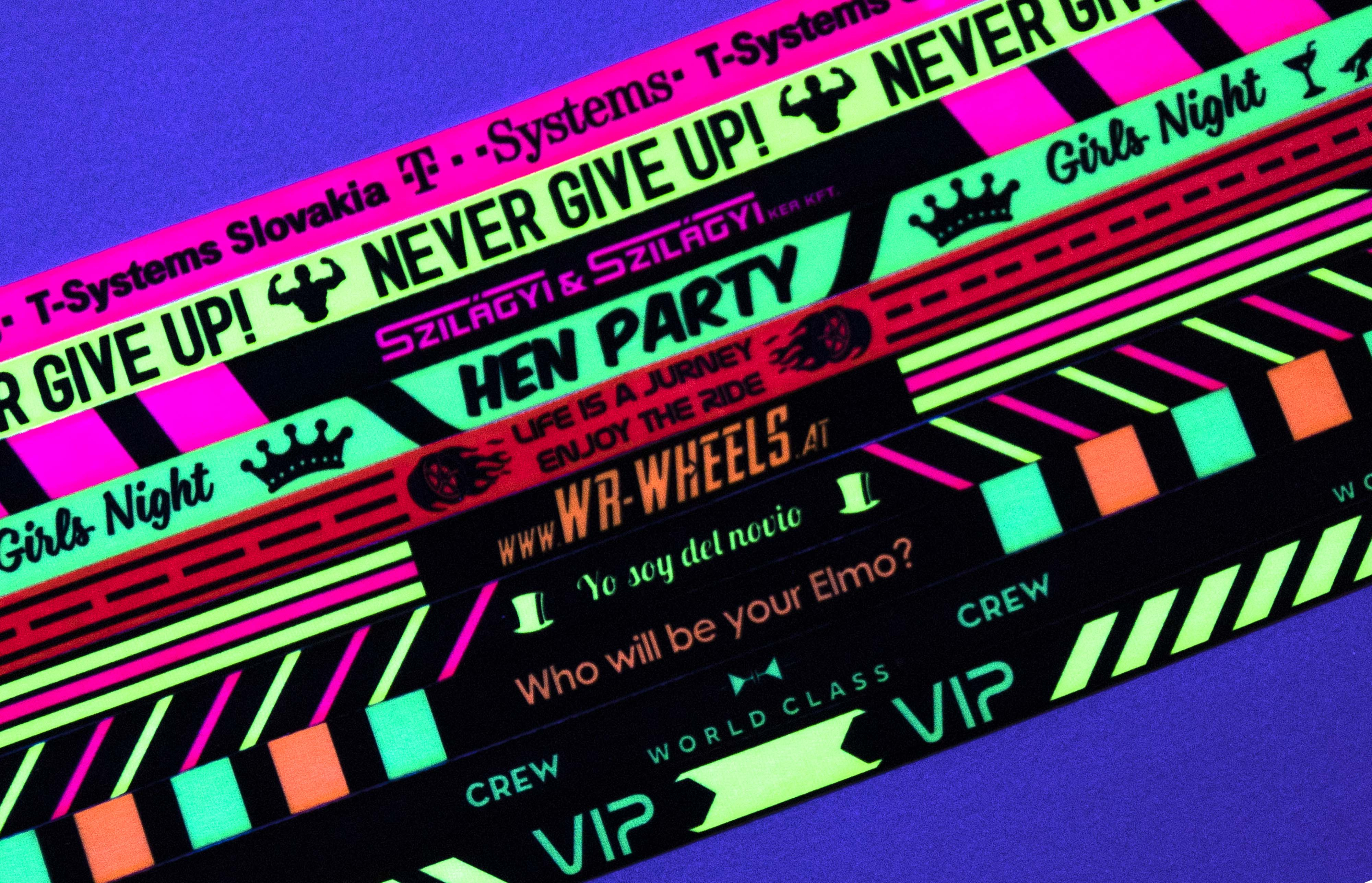 Idealni za festivale, koncerte in posebne dogodke z UV svetlobo.