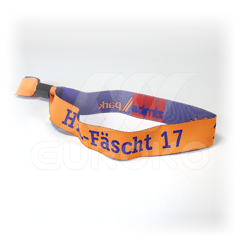 Tkana poliestrska konstrukcija zagotavlja vodoodpornost in vzdržljivost.