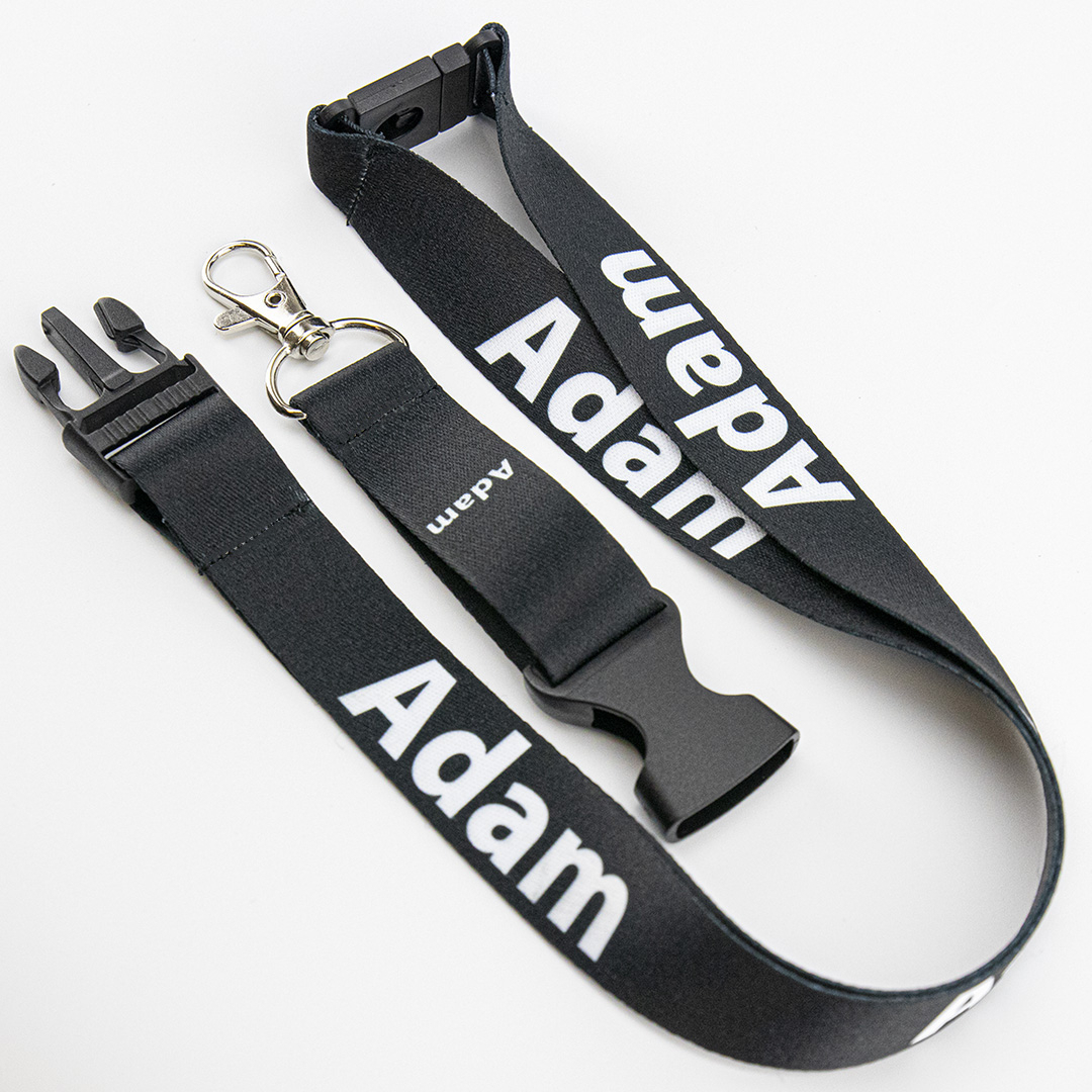 Varnostna zaponka in praktične pritrdilne možnosti.