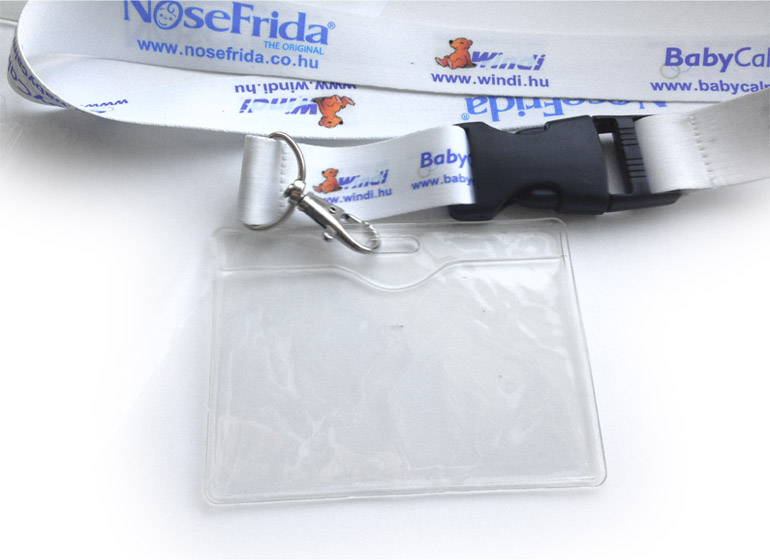 Združljiv z vrvicami in drugimi ID dodatki za vsestransko uporabo.