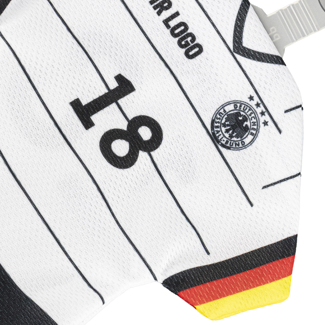 Vrhunska kakovost tiska zagotavlja žive barve in ostre detajle.