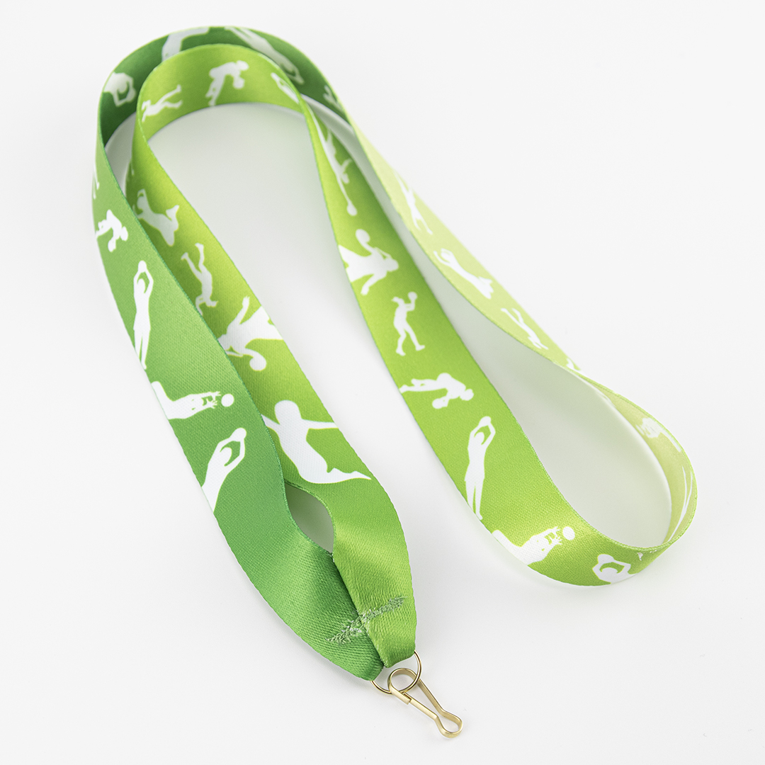 Vrhunski sijoč poliester zagotavlja profesionalen videz.