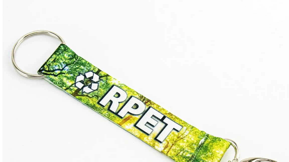 Naš RPET material združuje trajnost in vrhunsko kakovost.