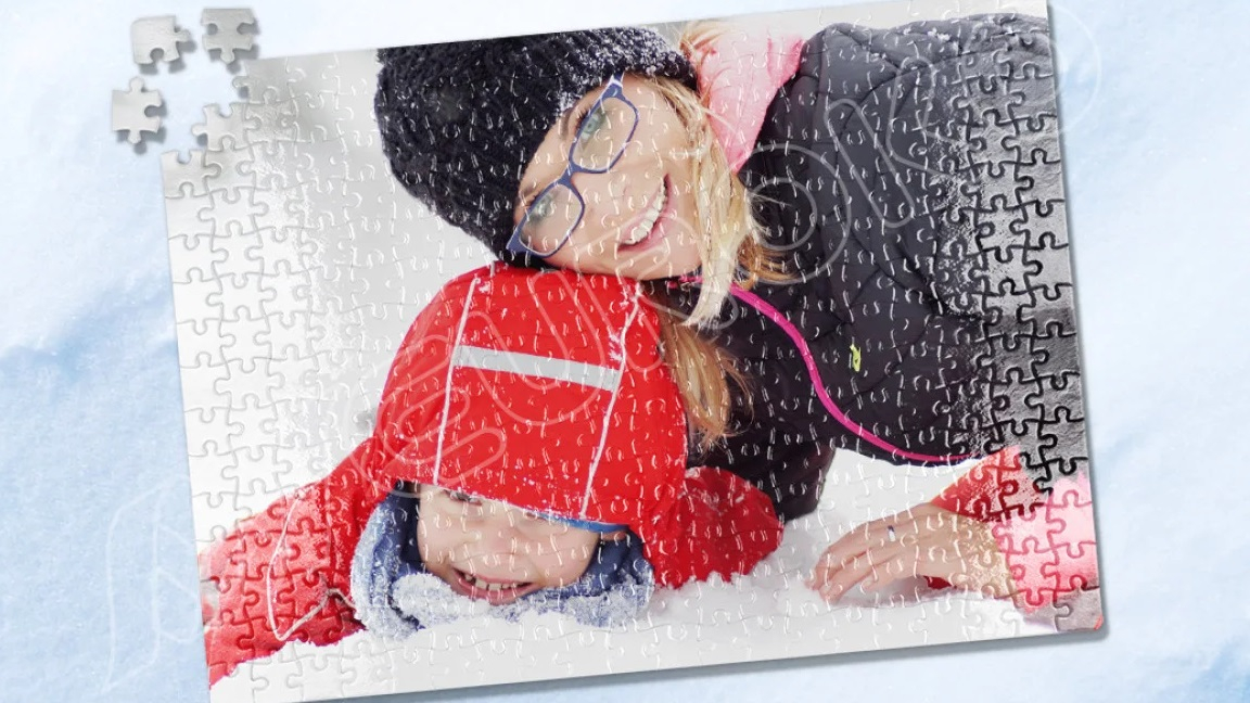 Natančno izrezani kosi iz kakovostnega kartona za popolno prileganje.