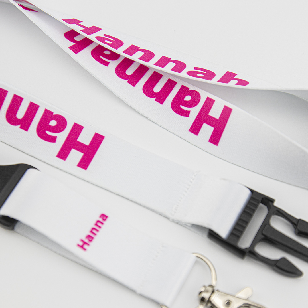 Praktični dodatki za enostavno pritrditev ključev in kartic.