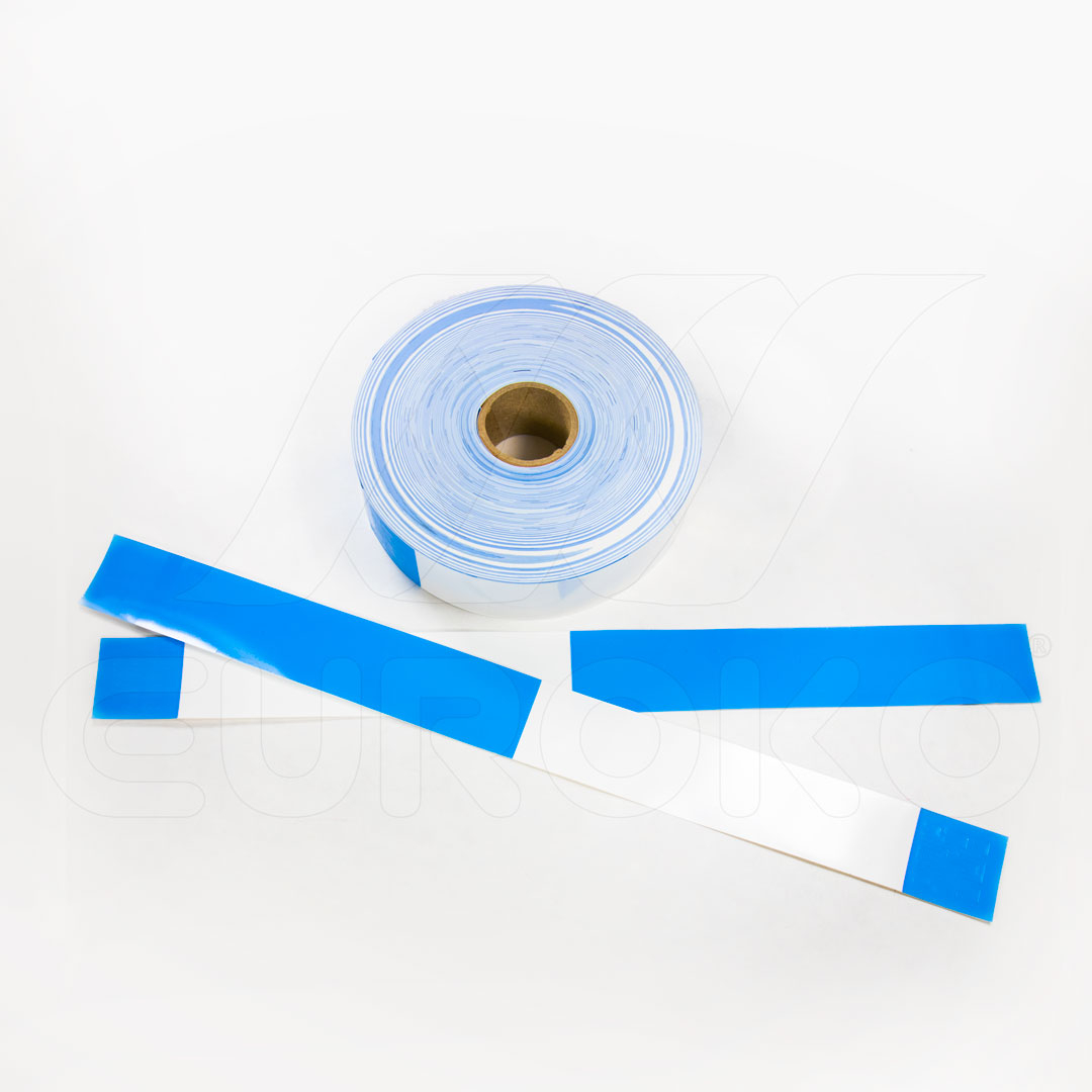 Natisnite črtne kode in podatke neposredno na zapestnice s termičnim tiskalnikom.