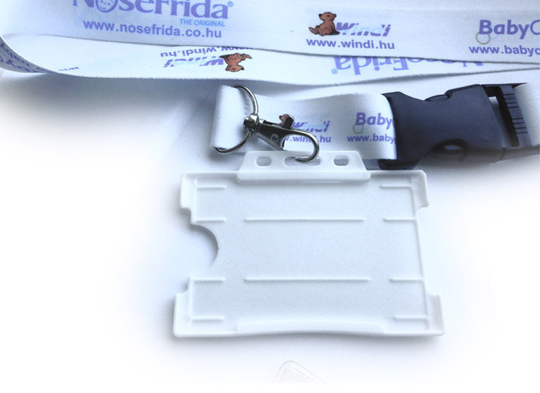 Enostavna uporaba z vrvicami in dodatki za maksimalno prilagodljivost.