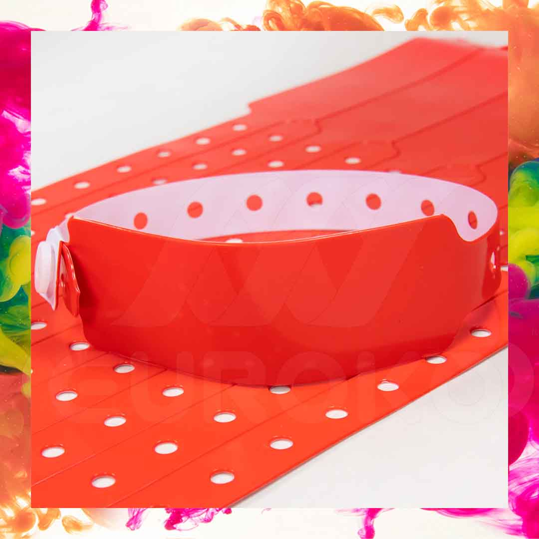 Varna samozapiralna sponka preprečuje nepooblaščen prenos zapestnic.