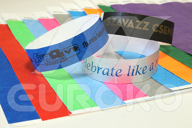 Izbirajte med 20 živahnimi barvami in personalizacijo.