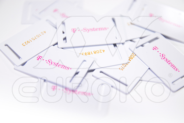 Personalizirajte z logotipom za profesionalen vtis na dogodku.