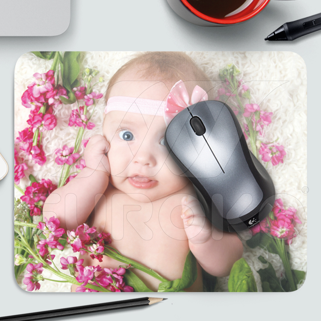 Natisnite najljubše fotografije in spomine na svojo podlago.